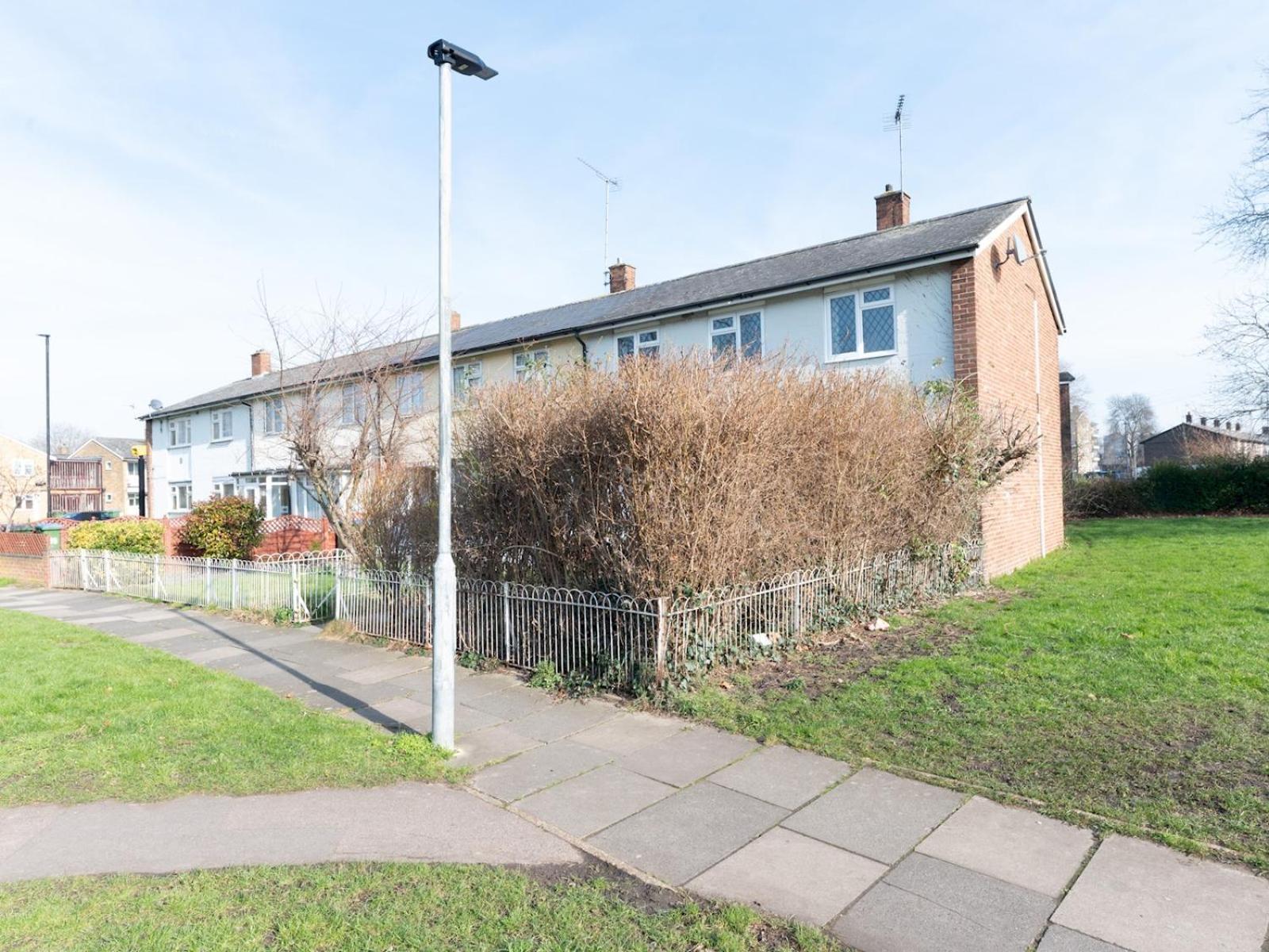 Pass The Keys Bright Spacious 4br House Elizabeth Line Londra