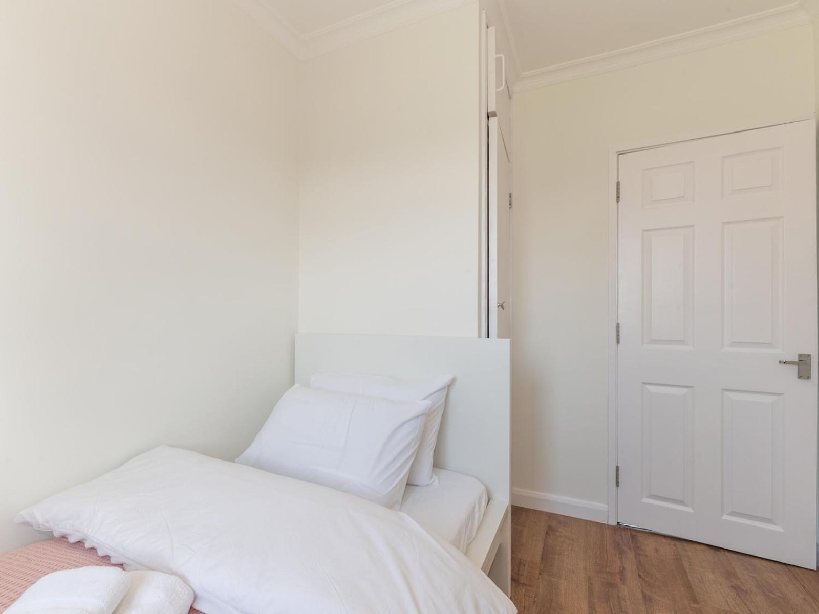 Casa vacanze Pass The Keys Bright Spacious 4br House Elizabeth Line