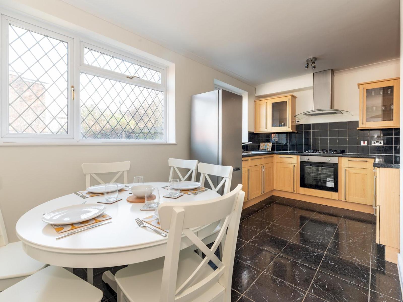 Pass The Keys Bright Spacious 4br House Elizabeth Line Casa vacanze